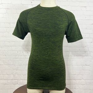 ALPHALETE MUSCLE SHIRT GYM SHIRT NWT MEDIUM VERY STRETCHY